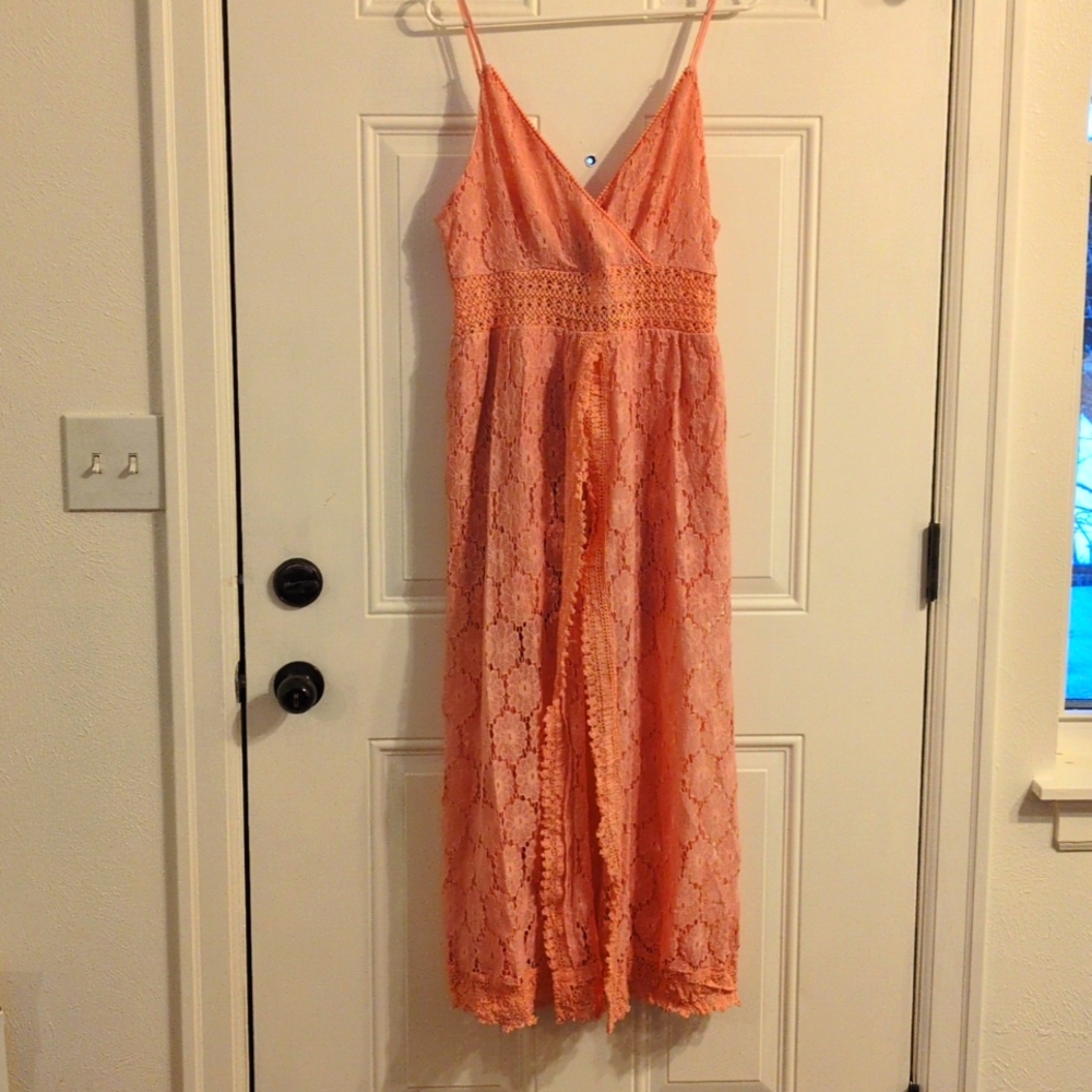 Live Life on the Beach with our Peach Cupshe Midi Dress - Perfect for the sun - Picture 2 of 12